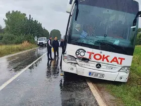 Tokat’ta otobüs kazası: 1’i ağır 2 yaralı
