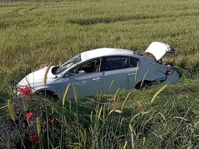 Tokat’ta otomobil ile çarpışan traktör ikiye bölündü: 2 yaralı
