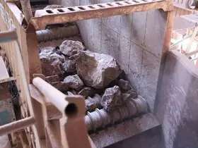 Tonlarca taş yola dönüşüyor, maliyet yarıya iniyor
