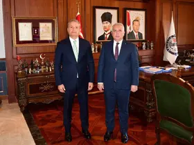 Trabzon’un yeni Emniyet Müdürü Loğoğlu’ndan Vali Yıldırım’a ziyaret

