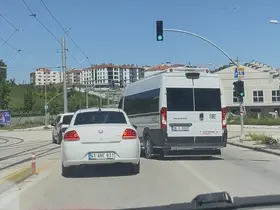 Trafiği tehlikeye düşüren servise 10 bin TL ceza
