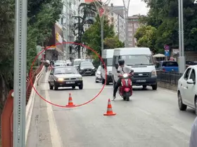 Trafik denetimini görünce anayolda geri geri kaçtı, motorize polis yakaladı
