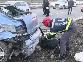 Trafik kazası sonrası araçtan kopan LPG tankı korku dolu anlar yaşattı
