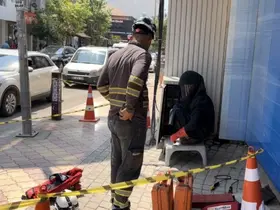Trafoda yangın çıktı, vatandaşlar ATM’den para çekmeye devam etti
