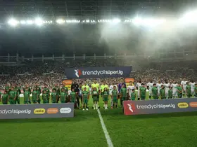 Trendyol Süper Lig: Amed Sportif Faaliyetler: 2 - Beşiktaş: 0 (İlk yarı)
