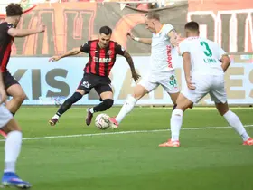 Trendyol Süper Lig: Çorum FK: 0 - Corendon Alanyaspor: 0 (İlk yarı)
