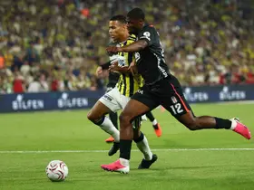 Trendyol Süper Lig: Fenerbahçe: 1 - Beşiktaş: 1 (İlk yarı)
