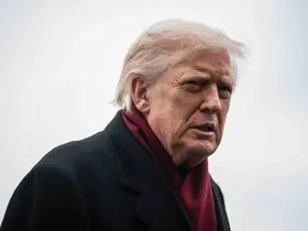 Trump: "Venezuela ve çevresindeki hava sahasının tamamen kapalı olduğunu dikkate alın"
