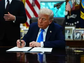 Trump, yüksek vasıflı işçilere verilen H-1B vizesinde şirketlerin ödeyeceği ücreti 100 bin dolara çıkardı
