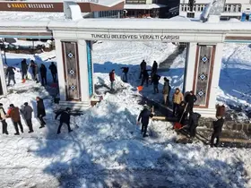 Tunceli Belediyesi karla mücadele çalışmalarını sürdürüyor
