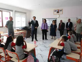 Tunceli’de öğrencilere 500 paket kırtasiye desteği

