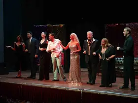 Turhal’da tiyatro gecesi vatandaşları kahkahaya boğdu
