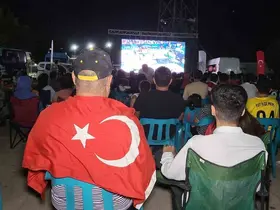 Türkiye- Almanya maçını Adıyamanlılar dev ekrandan izledi

