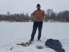 Türkiye’nin en uzun nehri dondu, üzerinde eskimo usülü balık avladılar
