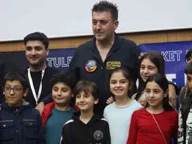 TUSAŞ Baş Test Pilotu Murat Özpala Erzurum’da gençlerle buluştu: "Hayallerimi kitaba dönüştürüyorum"
