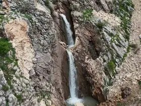 Tut ilçesindeki şelaleler coştu

