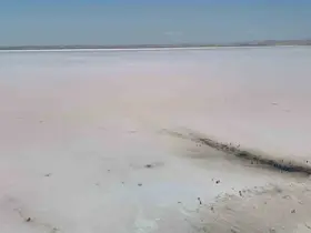 Tuz Gölü pembe renge büründü, turistler bölgeye akın etti
