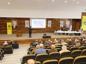 Tuzcuzade Mahallesi Kentsel Dönüşüm Projesi hak sahiplerine anlatıldı
