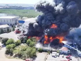 Tuzla‘da depolama alanında yangın