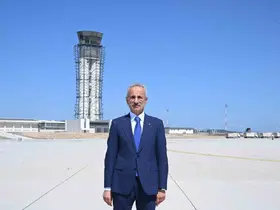 Ulaştırma ve Altyapı Bakanı Abdulkadir Uraloğlu: "2026 yılının başından bu yana 237 bin 40 kişi İHA pilotu olmak için başvuruda bulundu"
