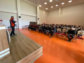 Üniversite öğrencilerine uygulamalı "afet" eğitimi
