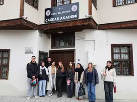 Uşak Belediyesi öğrencileri ücretsiz üniversite sınavı için kurs imkanı sağlıyor
