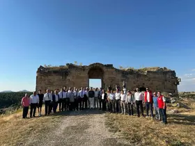 Uşak İl Genel Meclisi toplantısı ilk kez Blaundos Antik Kenti’nde yapıldı

