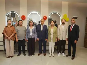 Uşak’ta Halk Kadın Kuaförü hizmete açıldı
