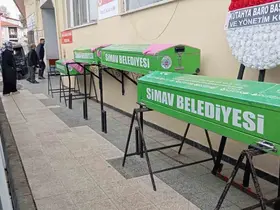 Uşak’taki kazada hayatını kaybeden 4 kişilik aile toprağa verildi

