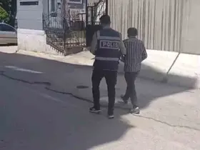 Uyuşturucudan 25 yıl kesinleşmiş hapis cezası bulunan şahıs yakalandı
