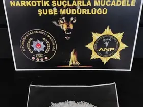 Uyuşturucuyla yakalanan 2 kişi tutuklandı

