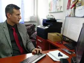 Uzmanından yapay zeka uyarısı: "Evcilleştirmezsek aileyi yıkar"
