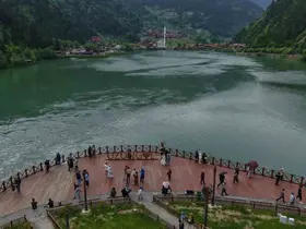 Uzungöl’de sezon hareketlendi, oteller dolmaya başladı
