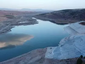 Uzunlu Barajı’nda su seviyesindeki değişim dronla görüntülendi
