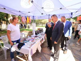 Vali Akbıyık, Mor Pazar’ı ziyaret etti
