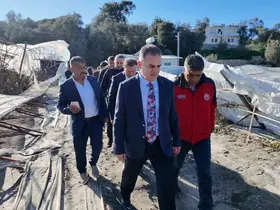 Vali Akbıyık, Seydikemer’de selden etkilenen çiftçilerle bir araya geldi
