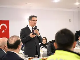 Vali Baruş, polis evinde iftar programında emniyet mensupları ile bir araya geldi
