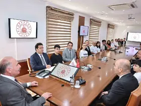 Vali Çalgan, LGS ve YKS’de dereceye giren öğrencilere övgü: "Siz bizim yüz akımızsınız"
