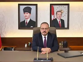Vali Canbolat: "Öğretmen bir gönül işçisidir"
