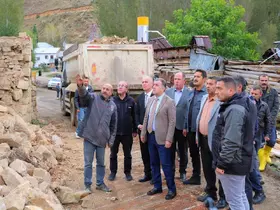 Vali Eldivan Heybetepe’deki yangın bölgesinde incelemelerde bulundu
