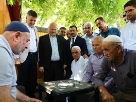 Vali Küçük, Kahta’da esnaf ve vatandaşlarla bir araya geldi
