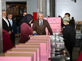 Vali Makas, üretim yapan fabrikaları inceliyor
