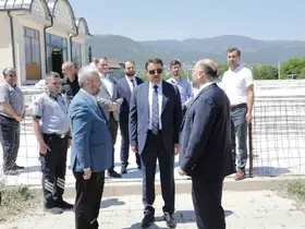 Vali Musa Işın, Dini İhtisas Merkezi Camii inşaatında incelemelerde bulundu
