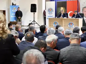 Vali Toros, Akdeniz’de muhtarların taleplerini dinledi
