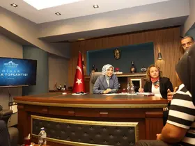 Vali vatandaşların talep ve isteklerini dinledi
