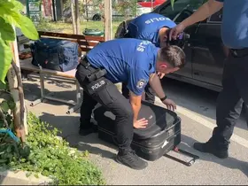Valilik önündeki şüpheli valizler ekipleri alarma geçirdi.. Gerçek sonradan çıktı
