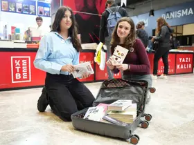 Valizler bu kez kitaplarla doluyor
