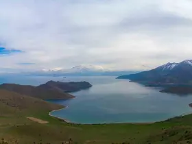 Van Gölü’nün eşsiz güzelliği Deveboynu Yarımadası ‘Milli Park’ ilan edildi
