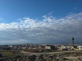 Van semalarında görsel şölen: Kümülüs bulutları ve Van Kalesi’nin muazzam uyumu

