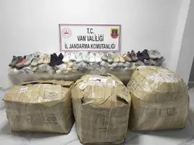 Van’da 2.4 milyon TL değerinde gümrük kaçağı malzeme ele geçirildi
